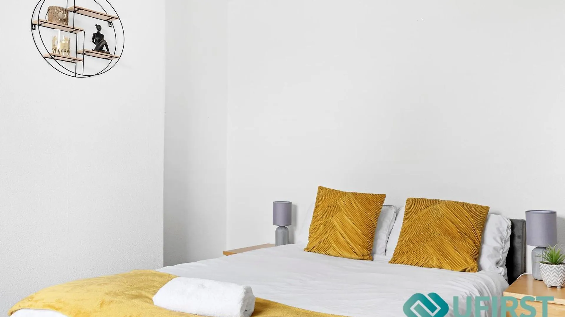 Apartment Spacious 4 Bedroom Home - City Centre, Forest Rec, Arboretum & Hyson Green Market - Sleeps 8 Nottingham