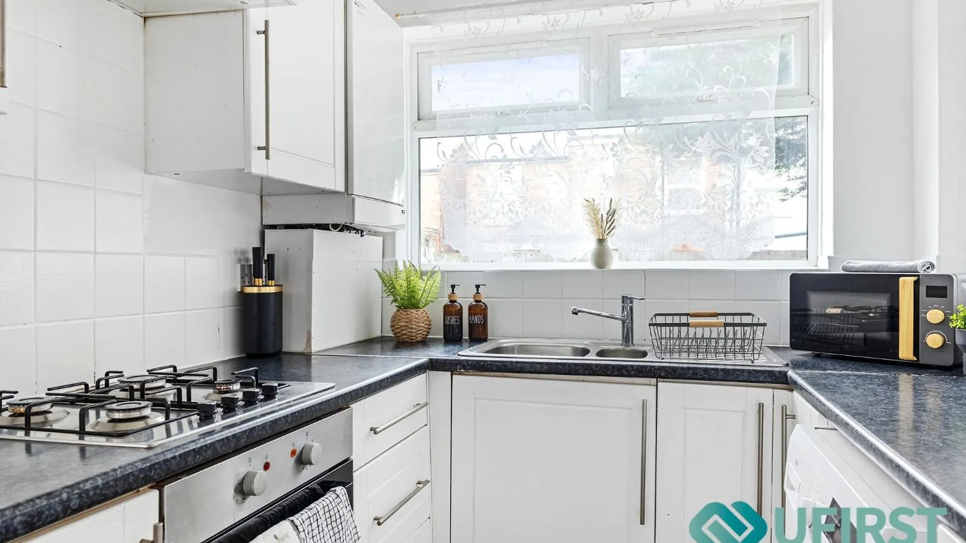 Apartment Spacious 4 Bedroom Home - City Centre, Forest Rec, Arboretum & Hyson Green Market - Sleeps 8 Nottingham United Kingdom